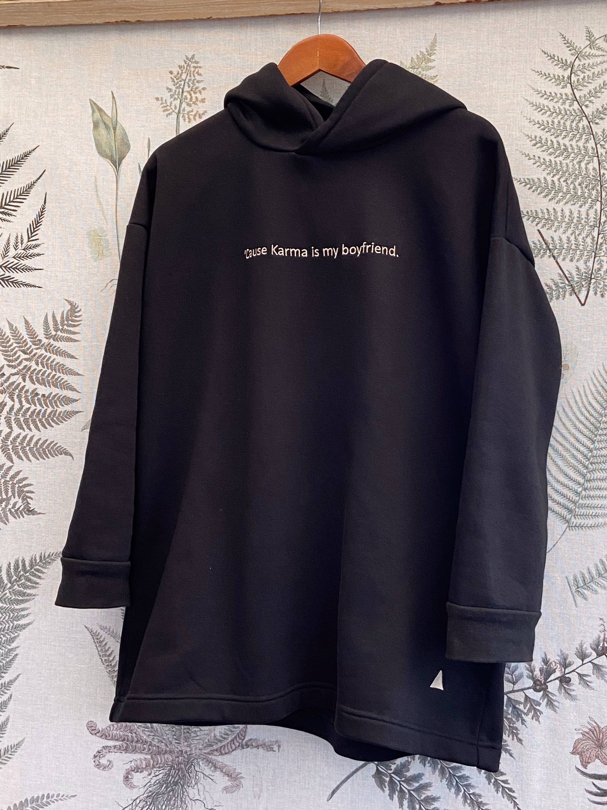 Sudadera KARMA NEGRA